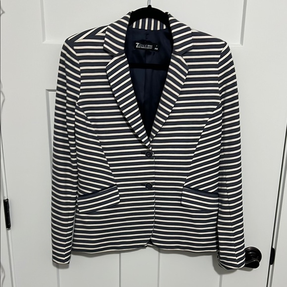 New York & Co blue and white striped blazer, size 6 - Picture 1 of 8